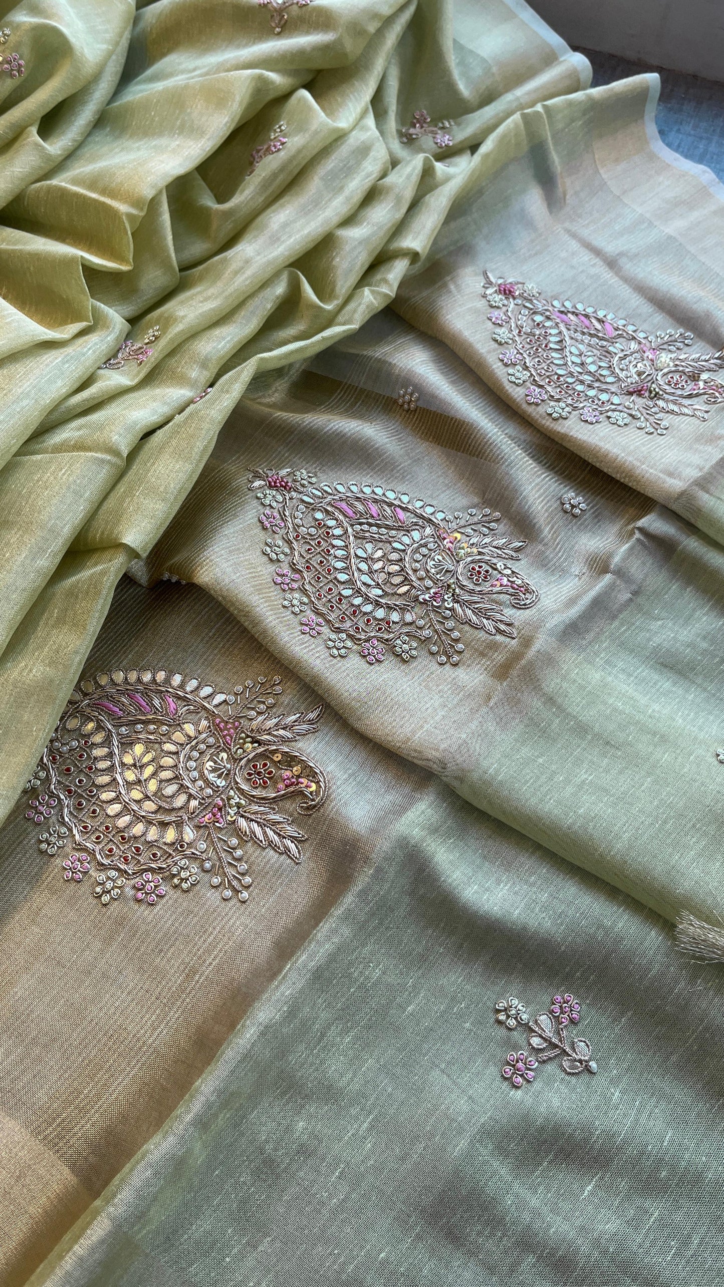 Tissue linen luxe classy saree
