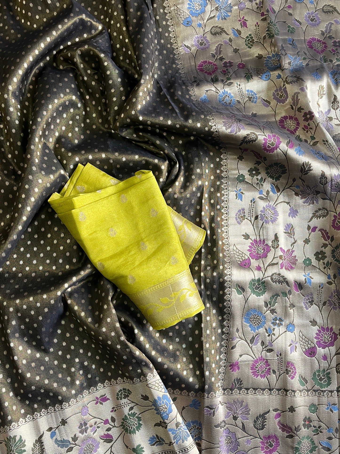 Classical Banarasi’s weaving Sarres