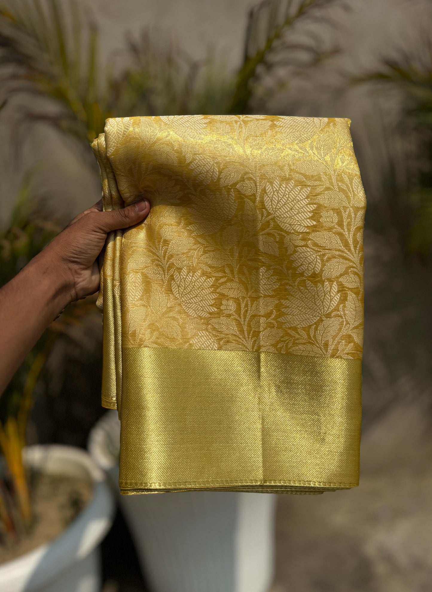 Kachi tissues sarees on offer Budget
