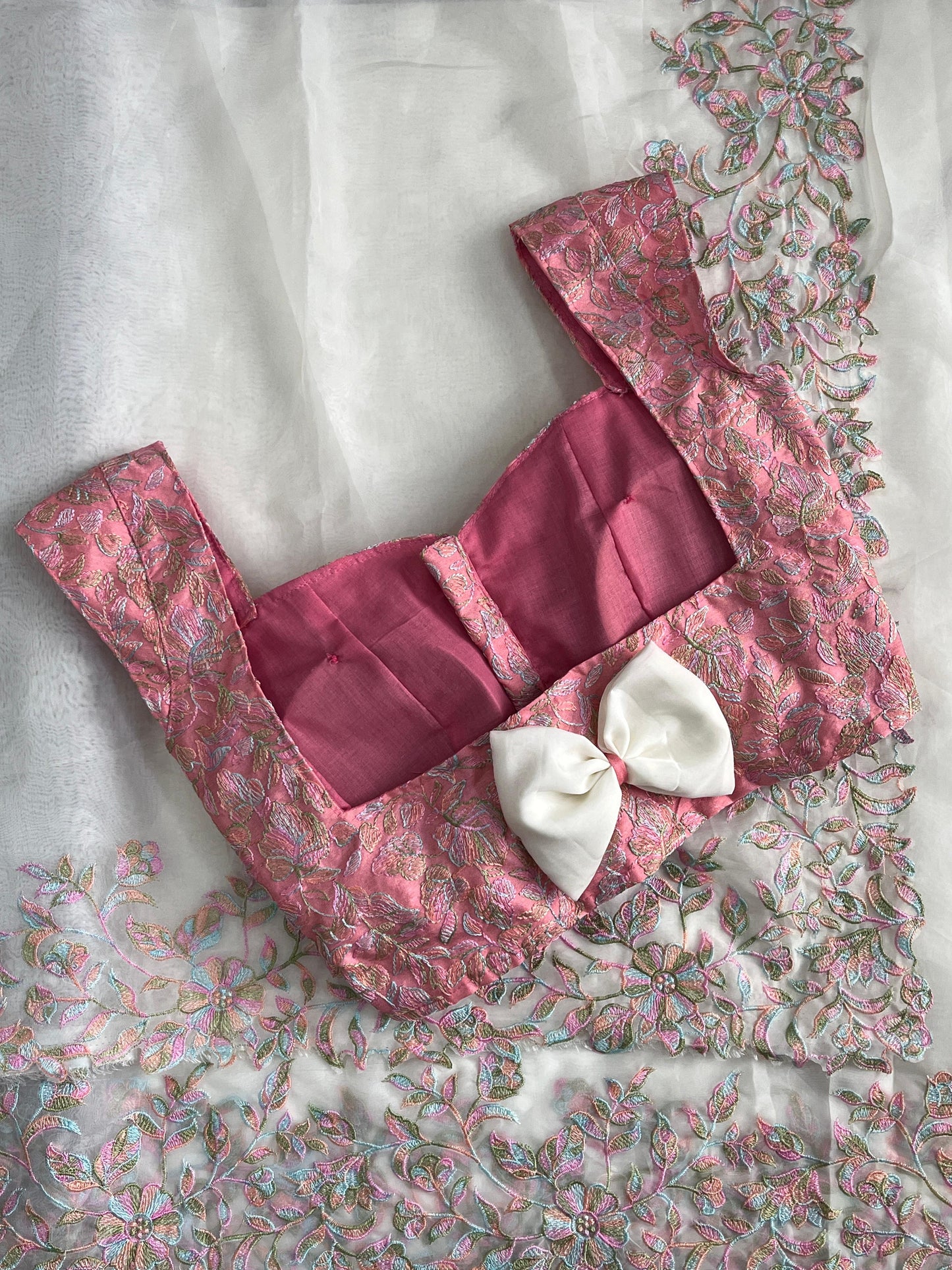 Pure tabi silk embroidered with stitched blouse