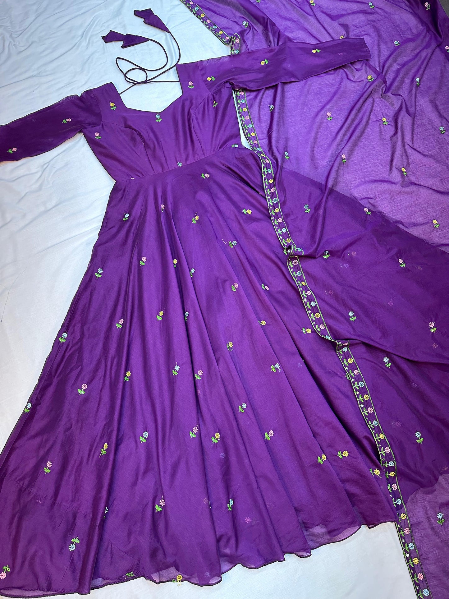 Zipsy Cafe /party Gowns For all Occasions