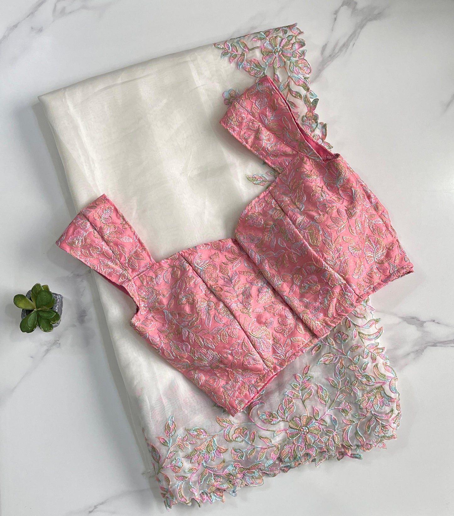 Pure tabi silk embroidered with stitched blouse