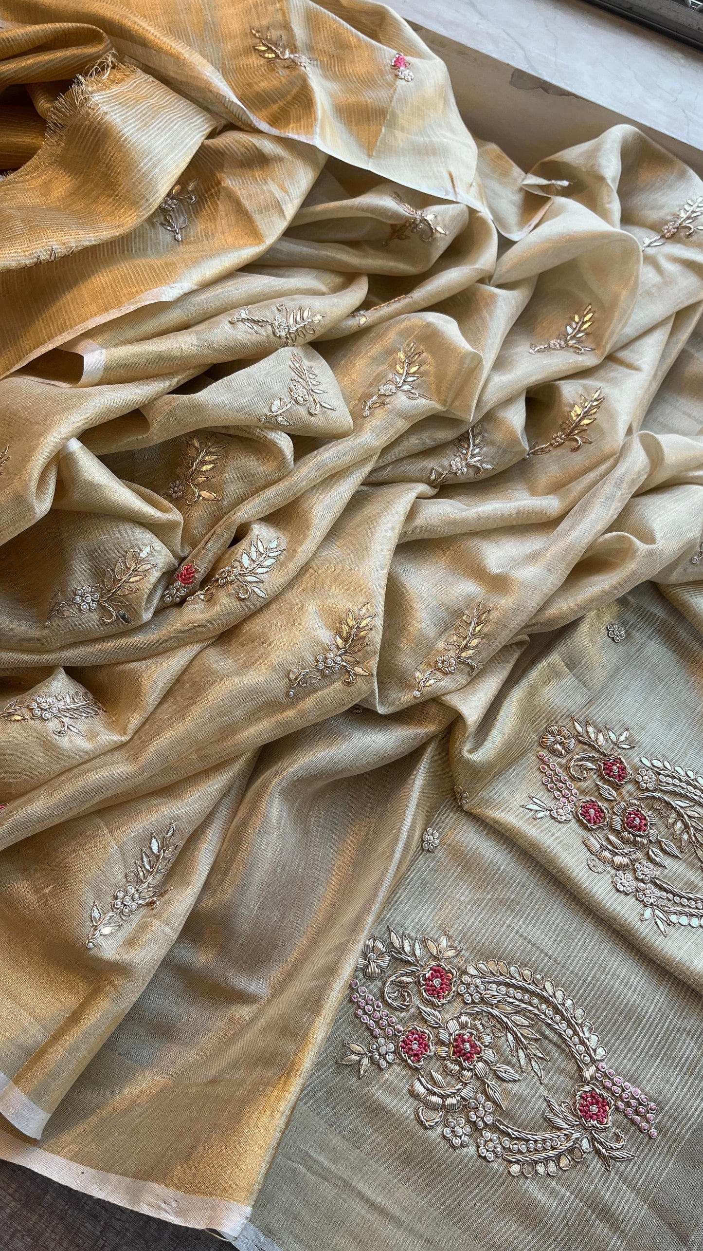 Tissue linen luxe classy saree