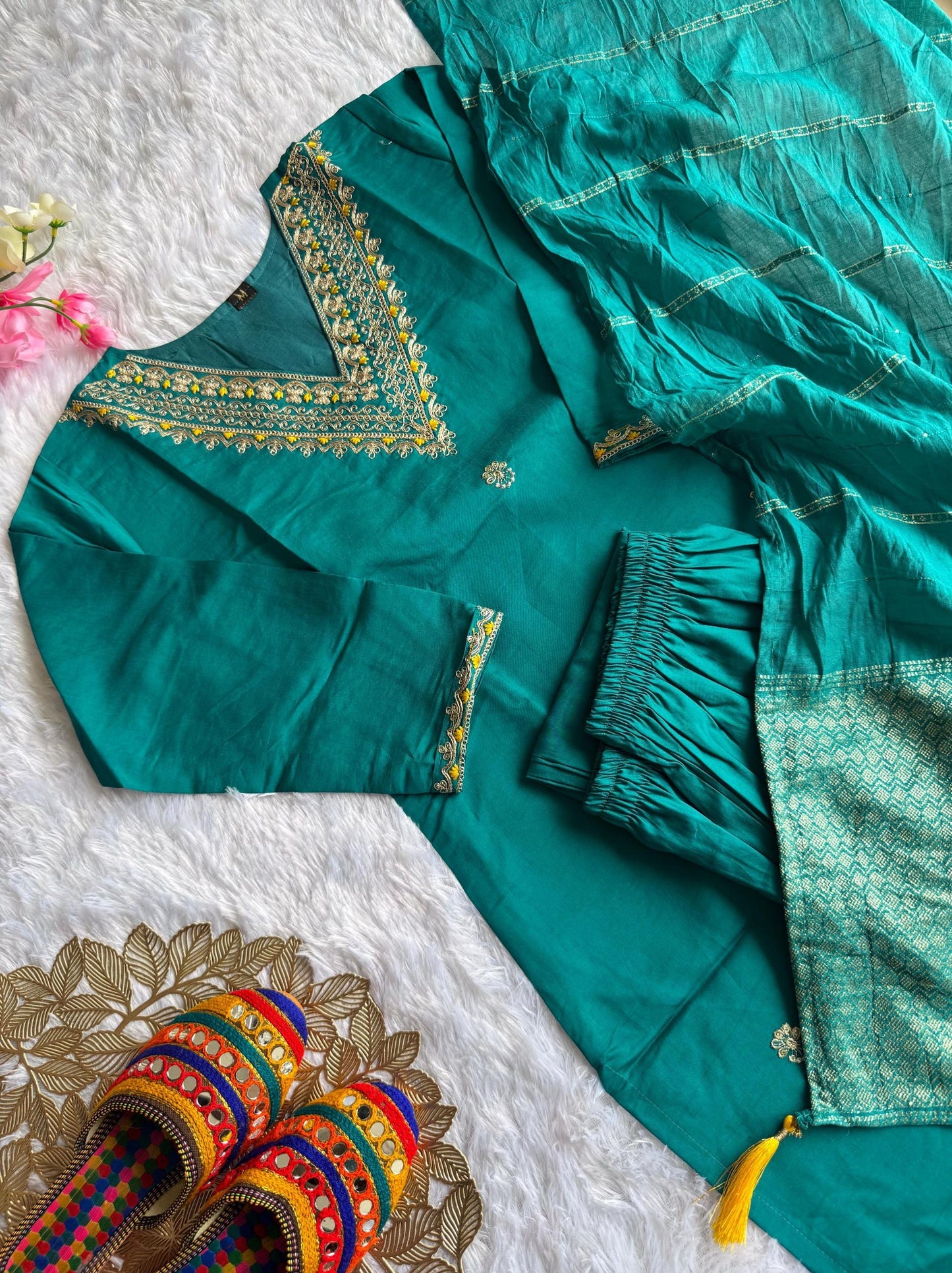 Designer Kurti Sets