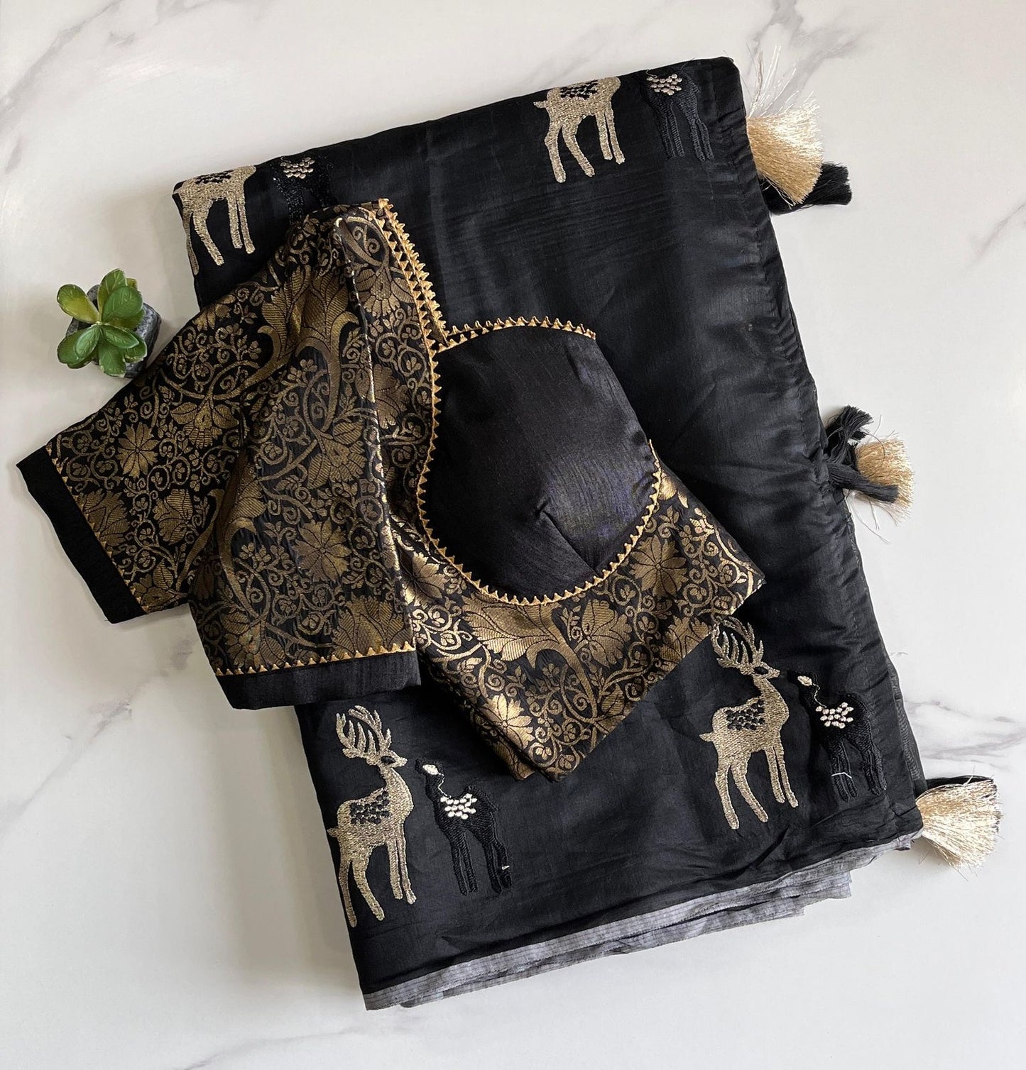 Chanderi Thread zari with desginer stitched blouse