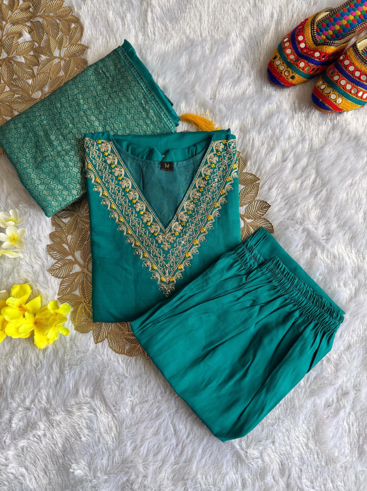 Designer Kurti Sets