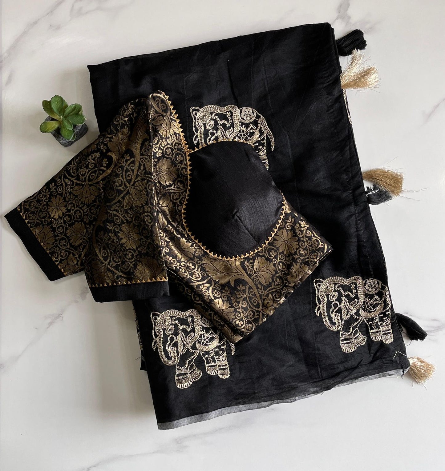 Chanderi Thread zari with desginer stitched blouse