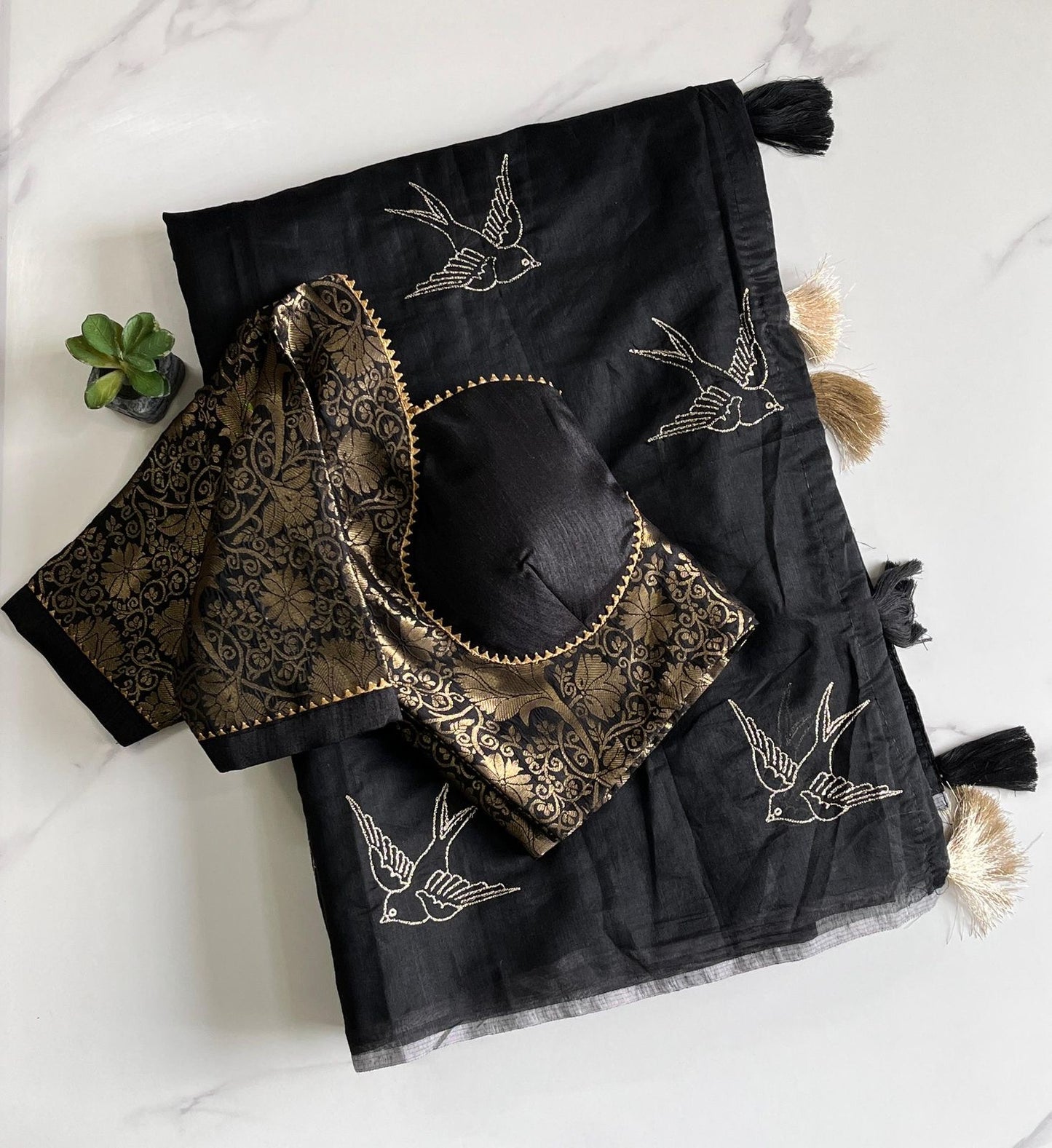 Chanderi Thread zari with desginer stitched blouse