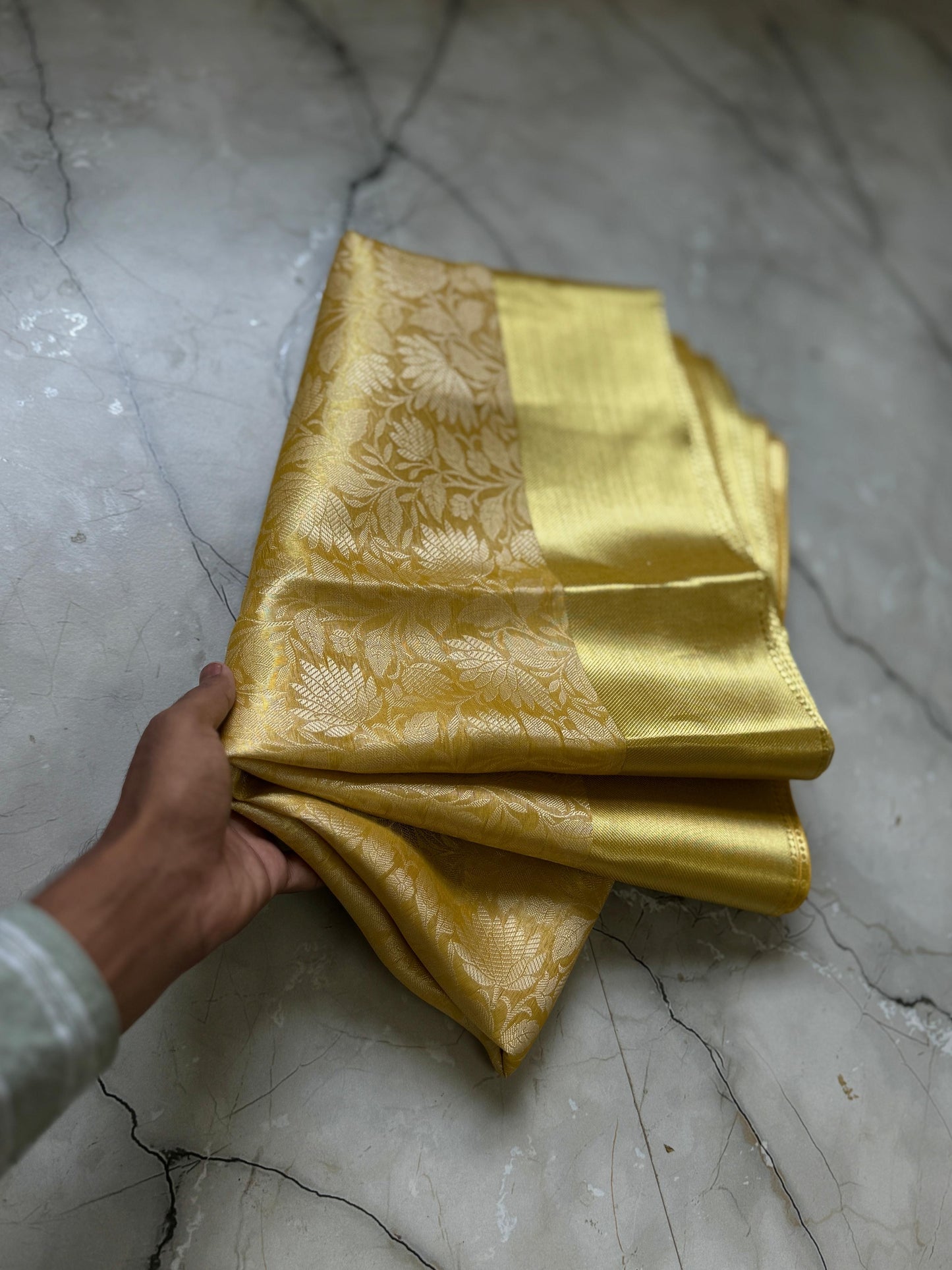 Kachi tissues sarees on offer Budget