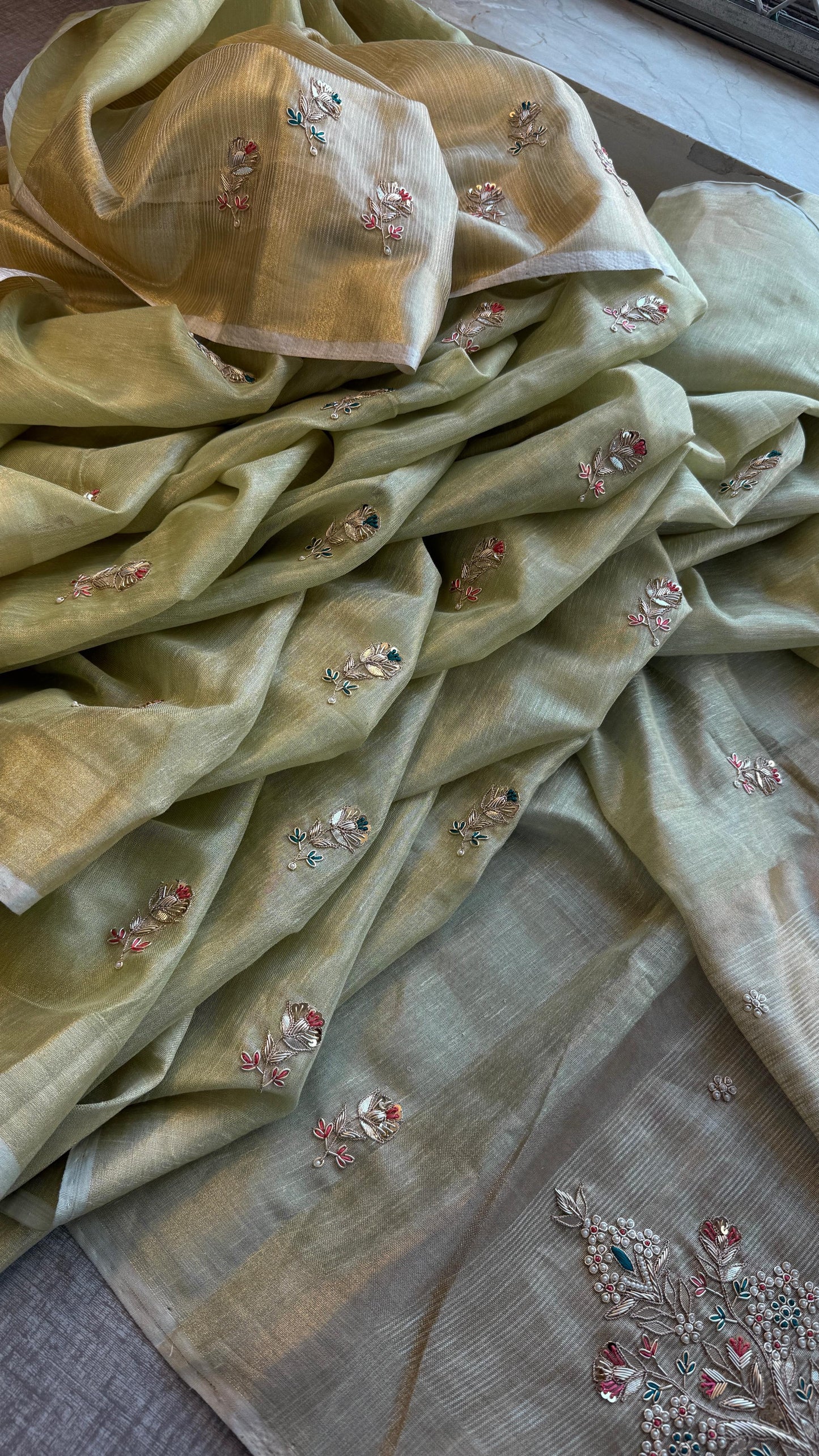 Tissue linen luxe classy saree