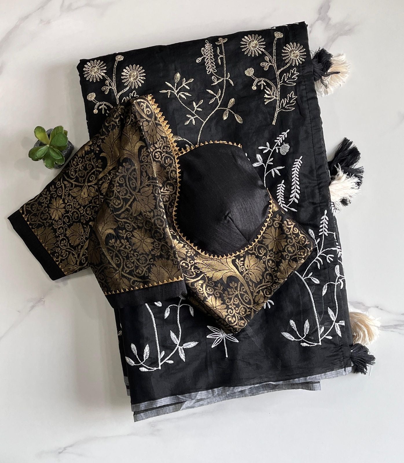 Chanderi Thread zari with desginer stitched blouse