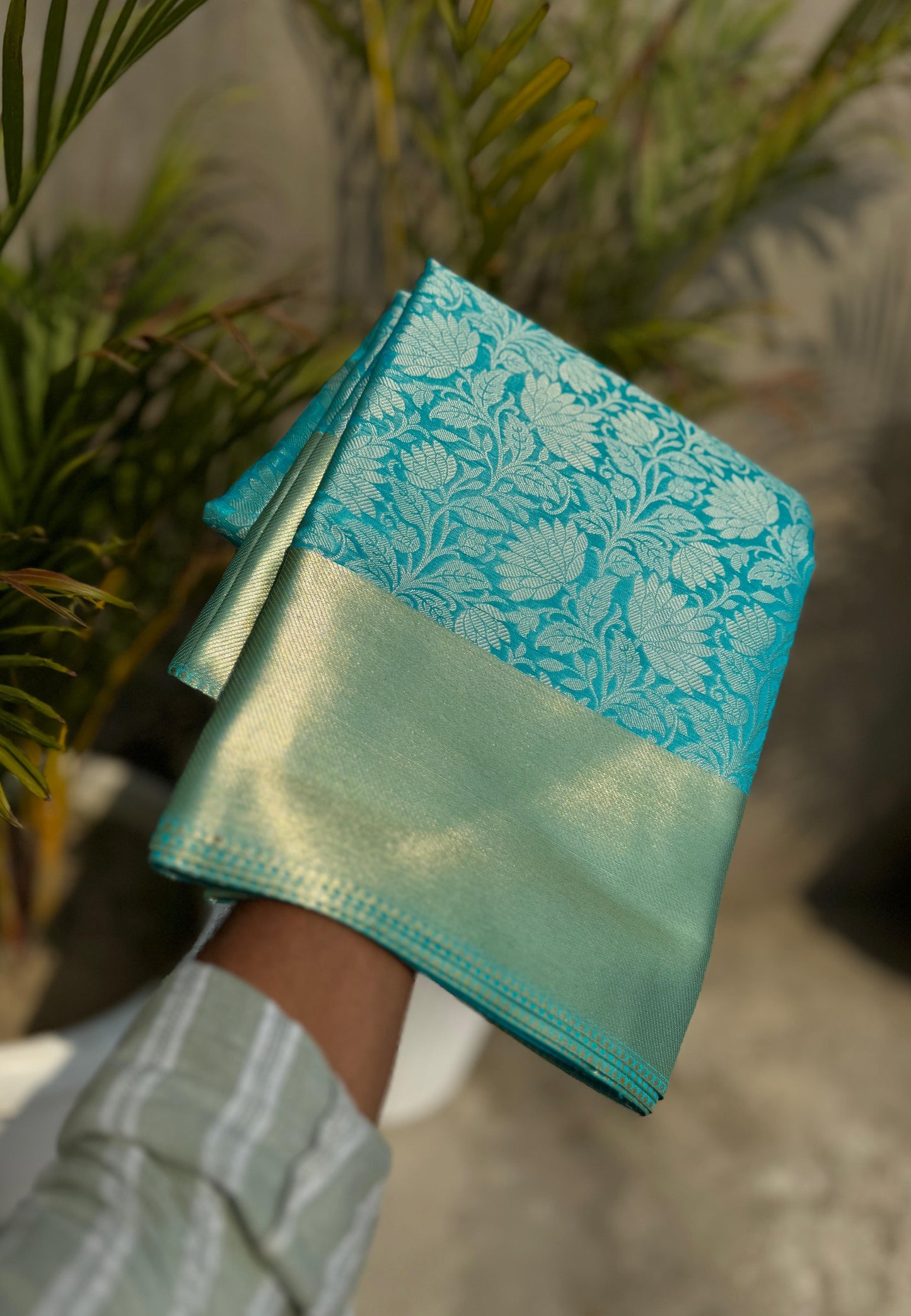 Kachi tissues sarees on offer Budget