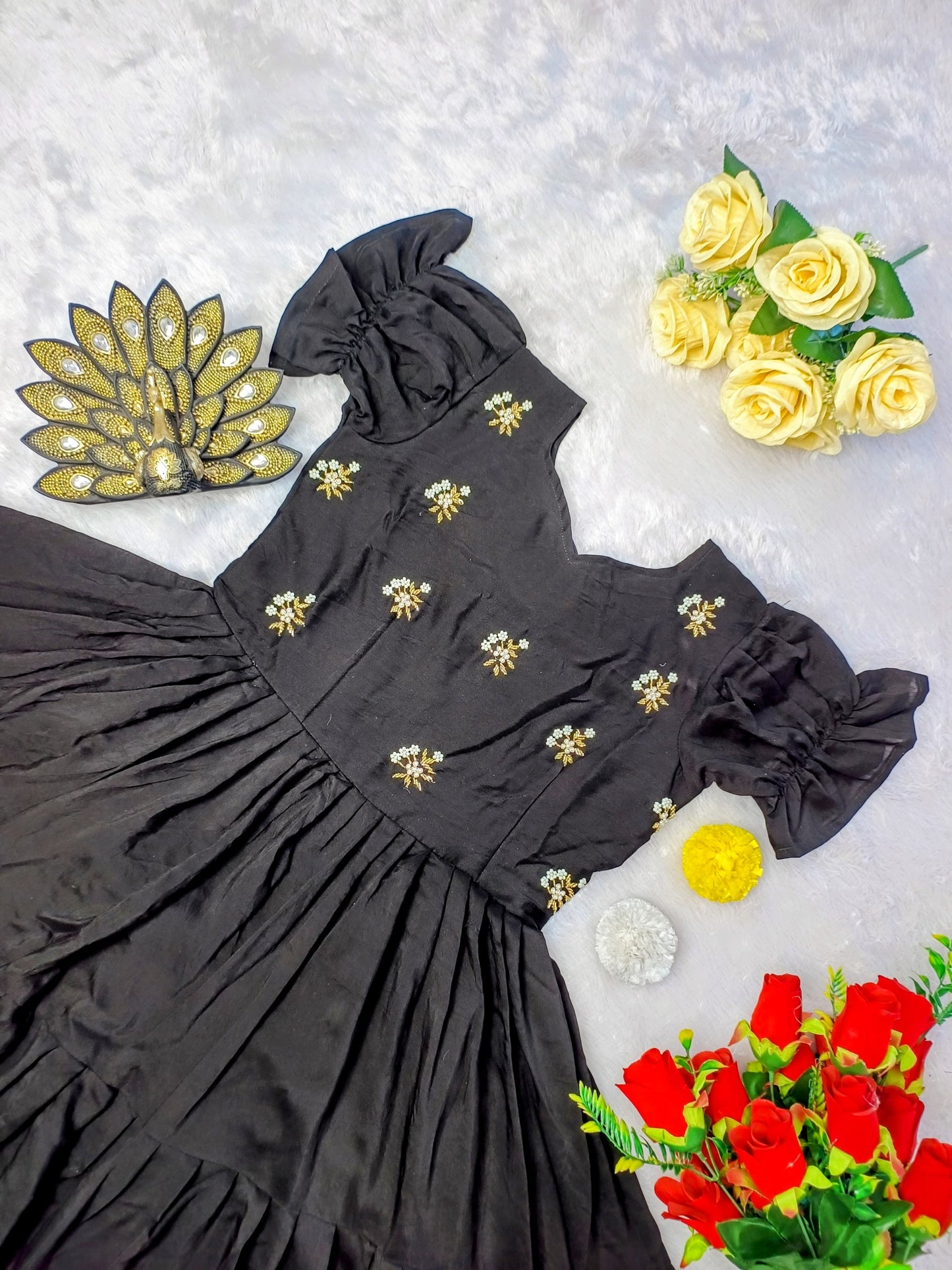 Soft cotton gowns hand pearl