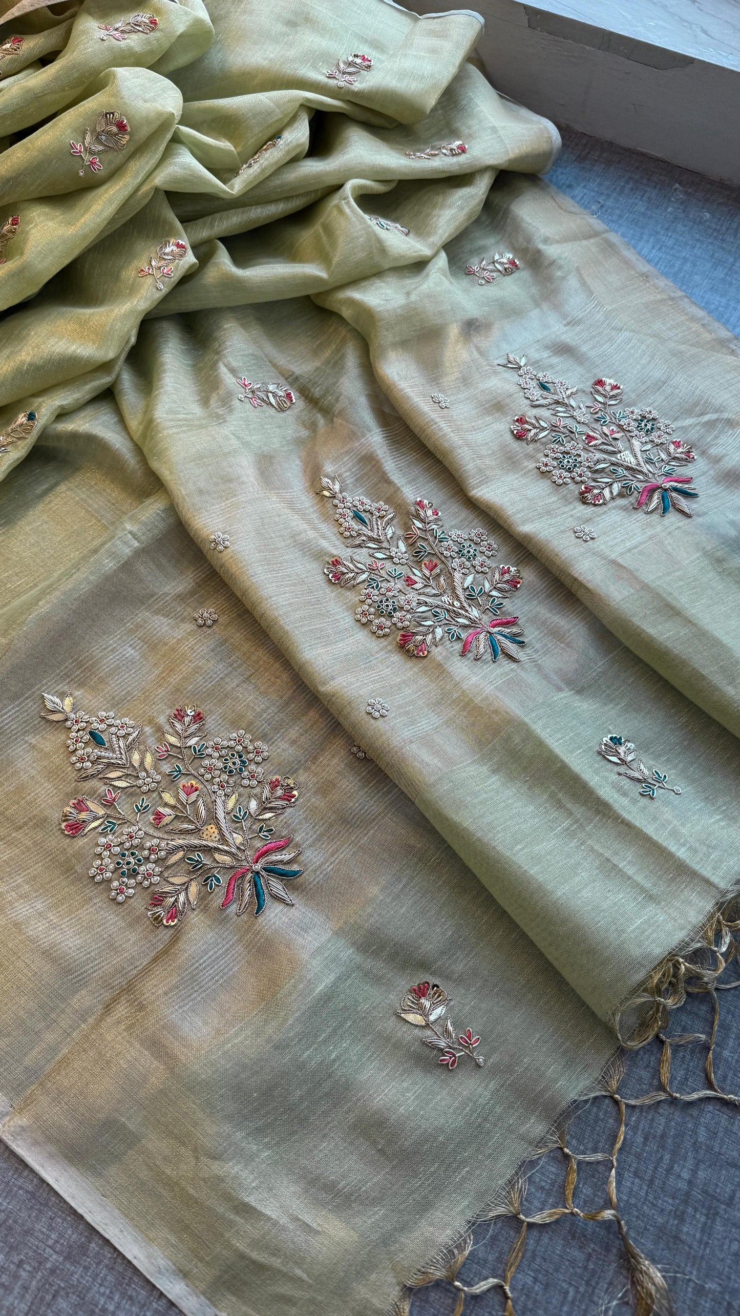 Tissue linen luxe classy saree