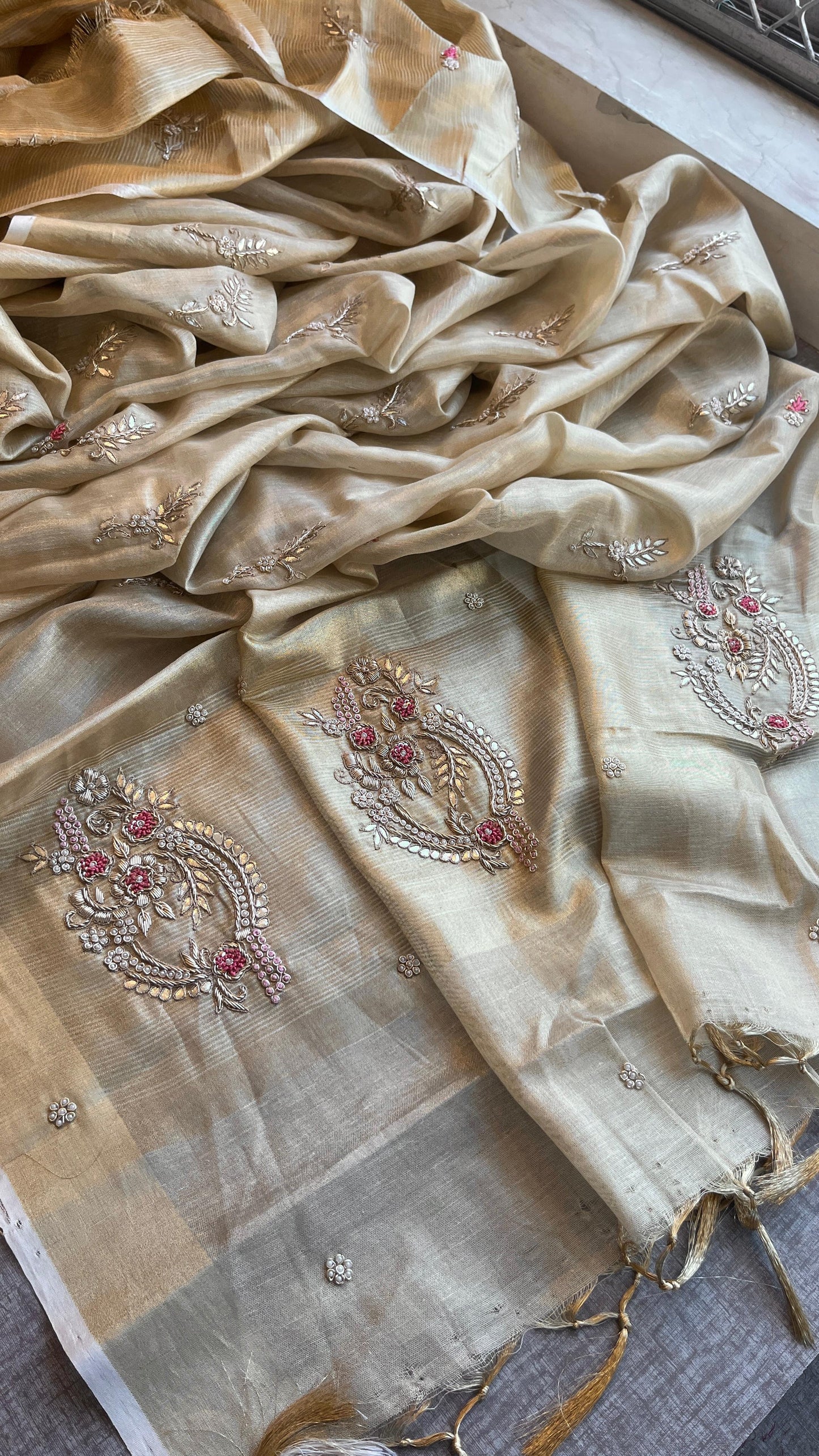 Tissue linen luxe classy saree