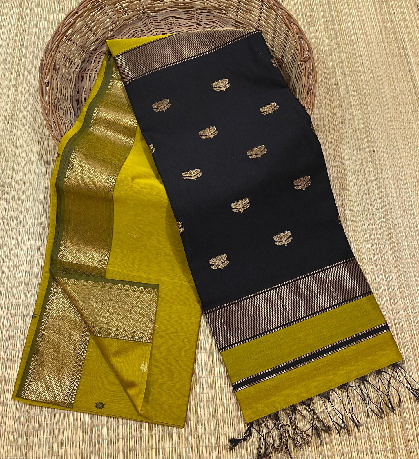 Pure Maheswari’ Handloom Classical Vintage Saree