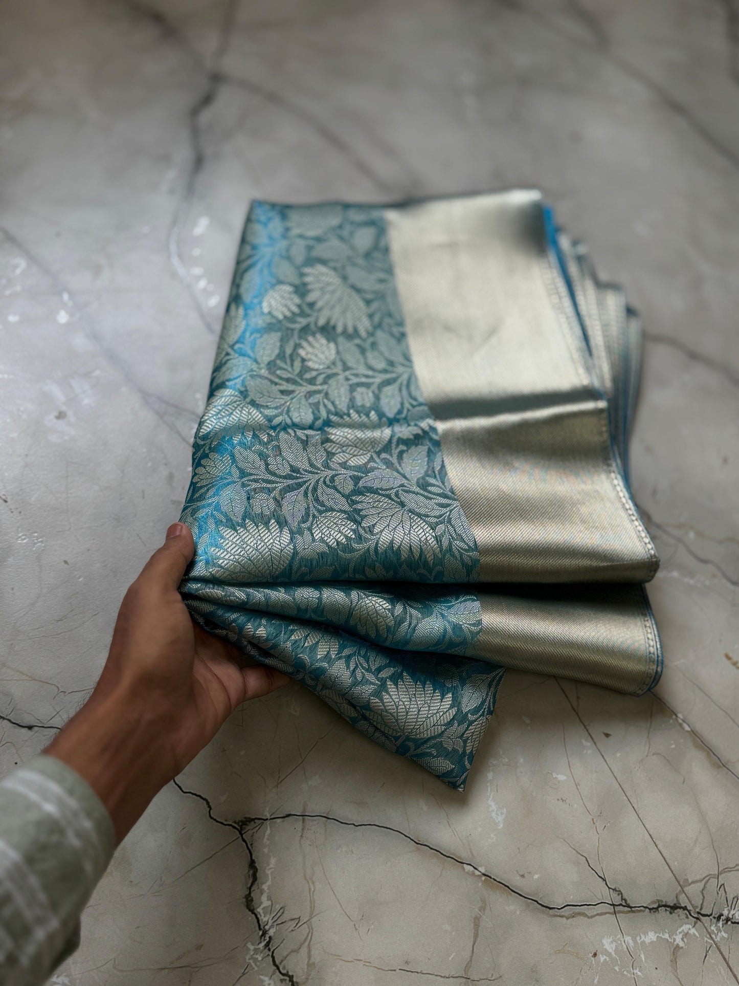 Kachi tissues sarees on offer Budget