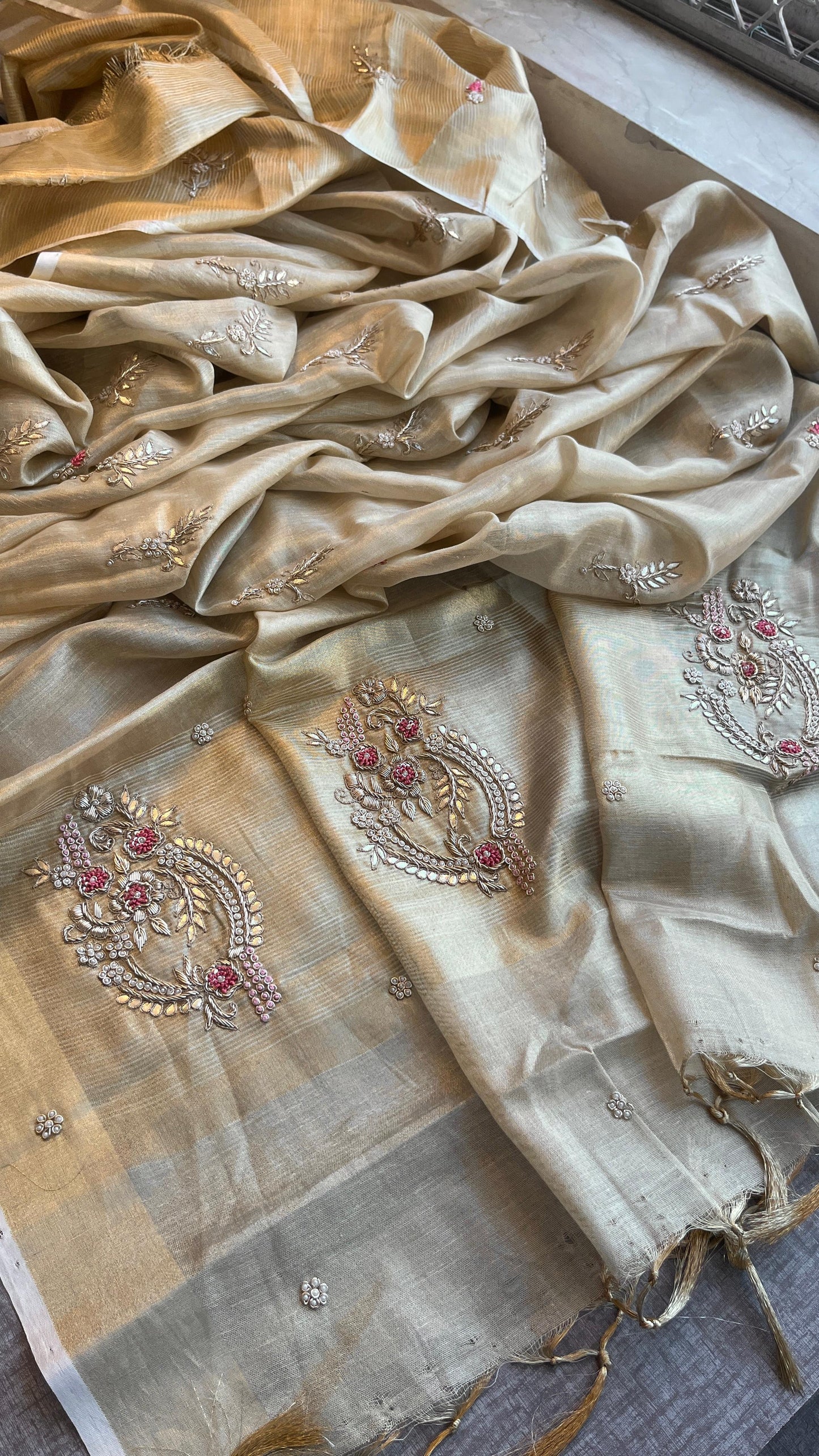 Tissue linen luxe classy saree