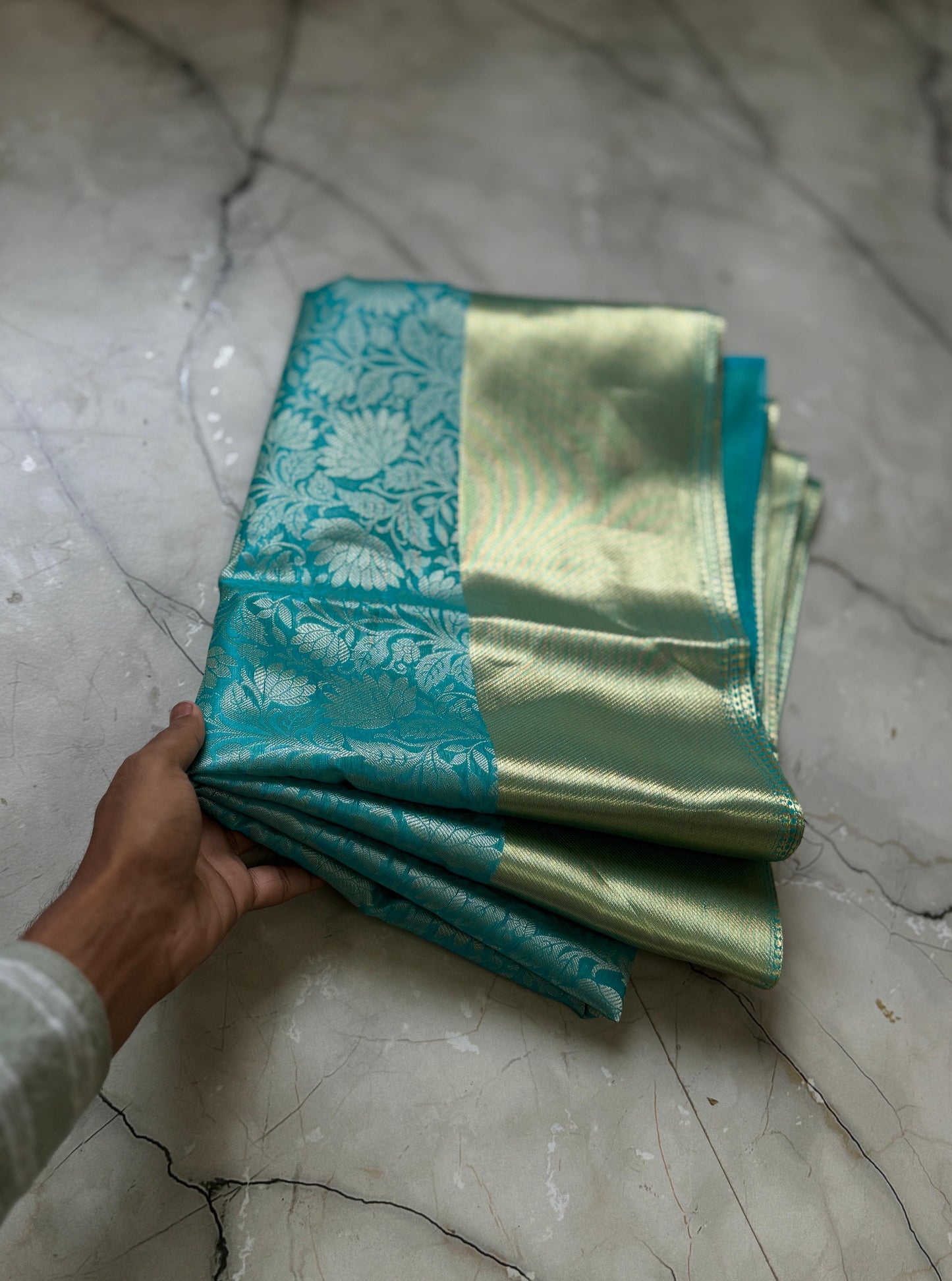 Kachi tissues sarees on offer Budget