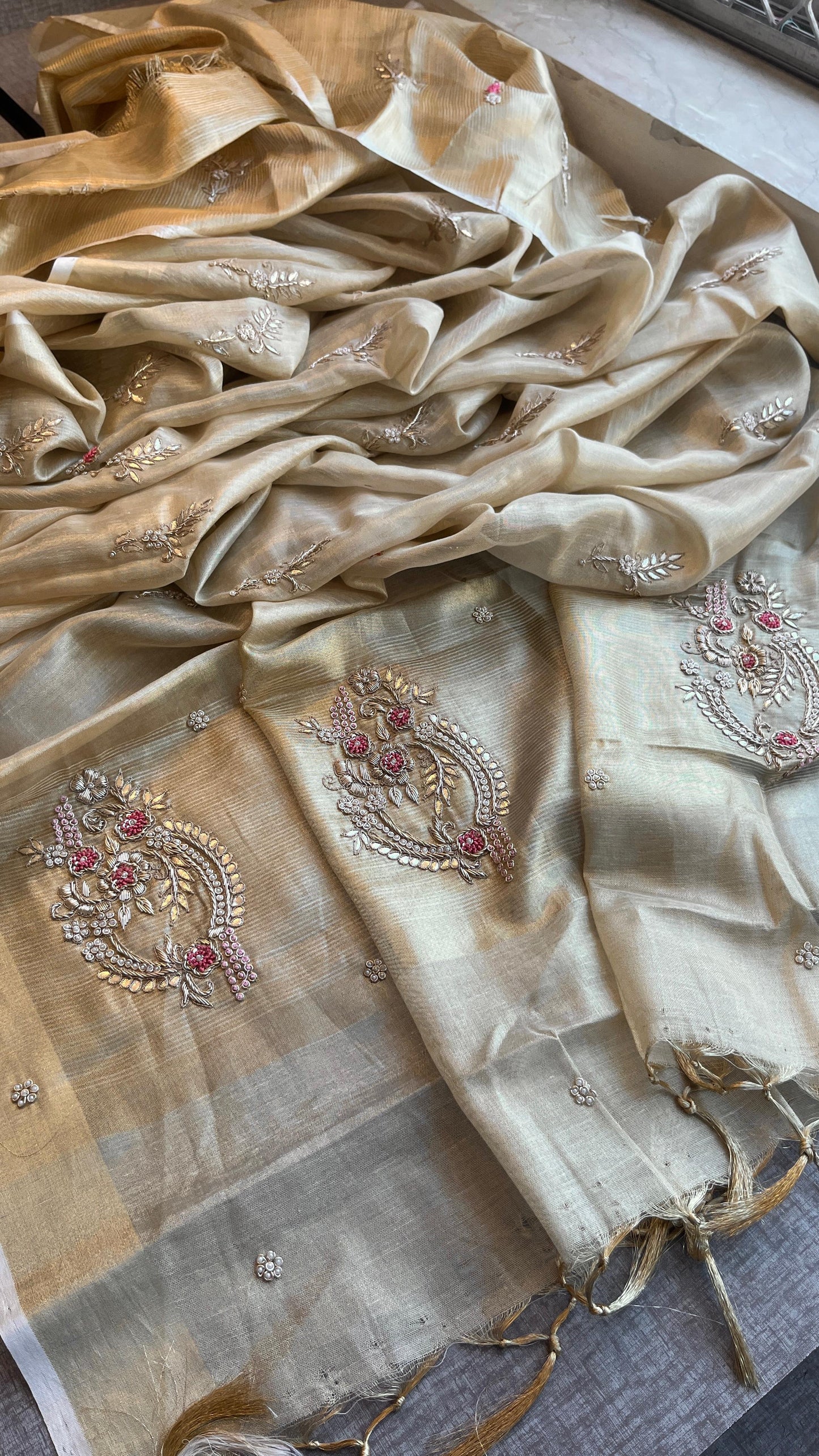 Tissue linen luxe classy saree