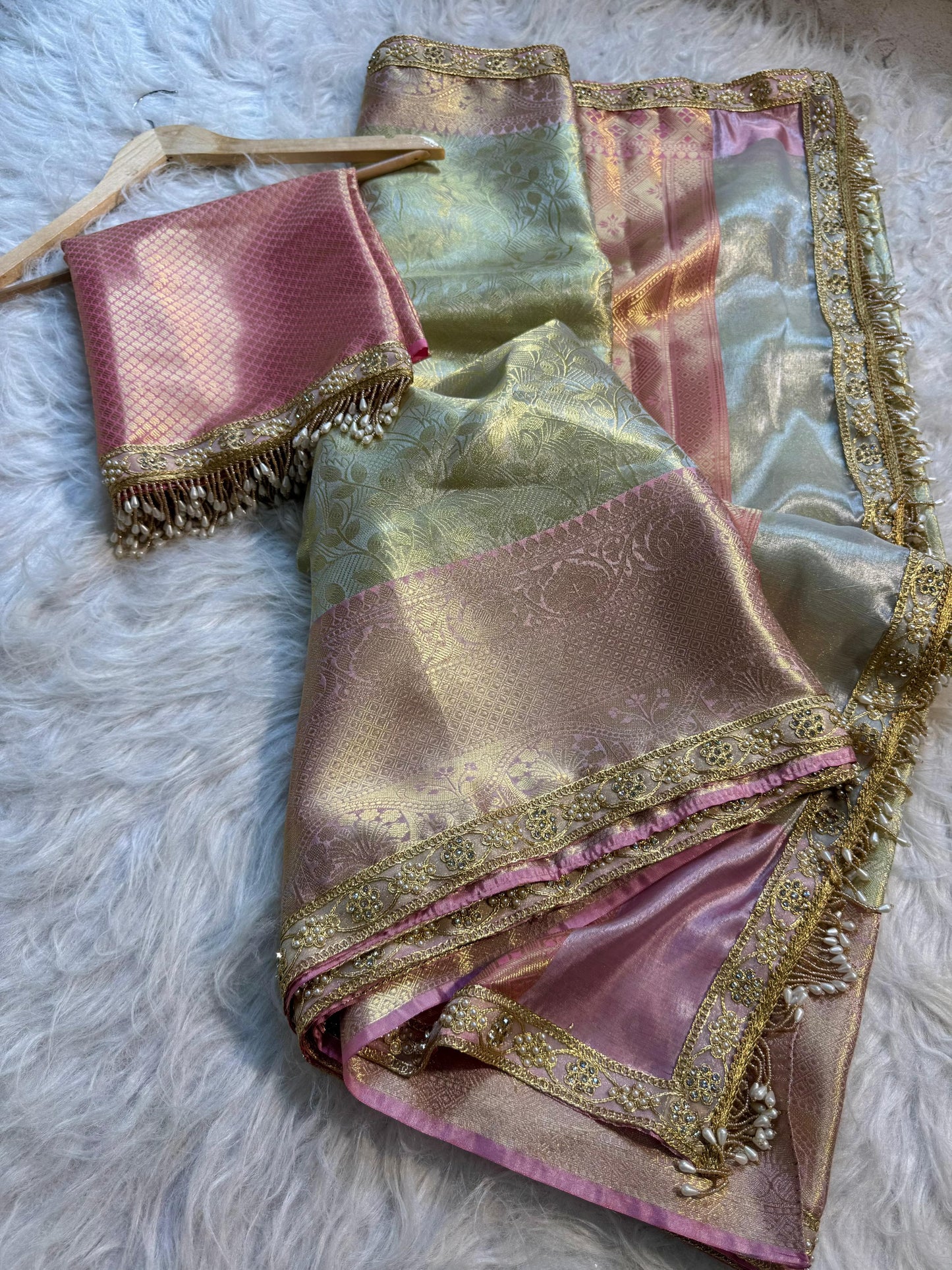 Festival Kanchipuram Banarasi Sarees with lace for Sravanamasam