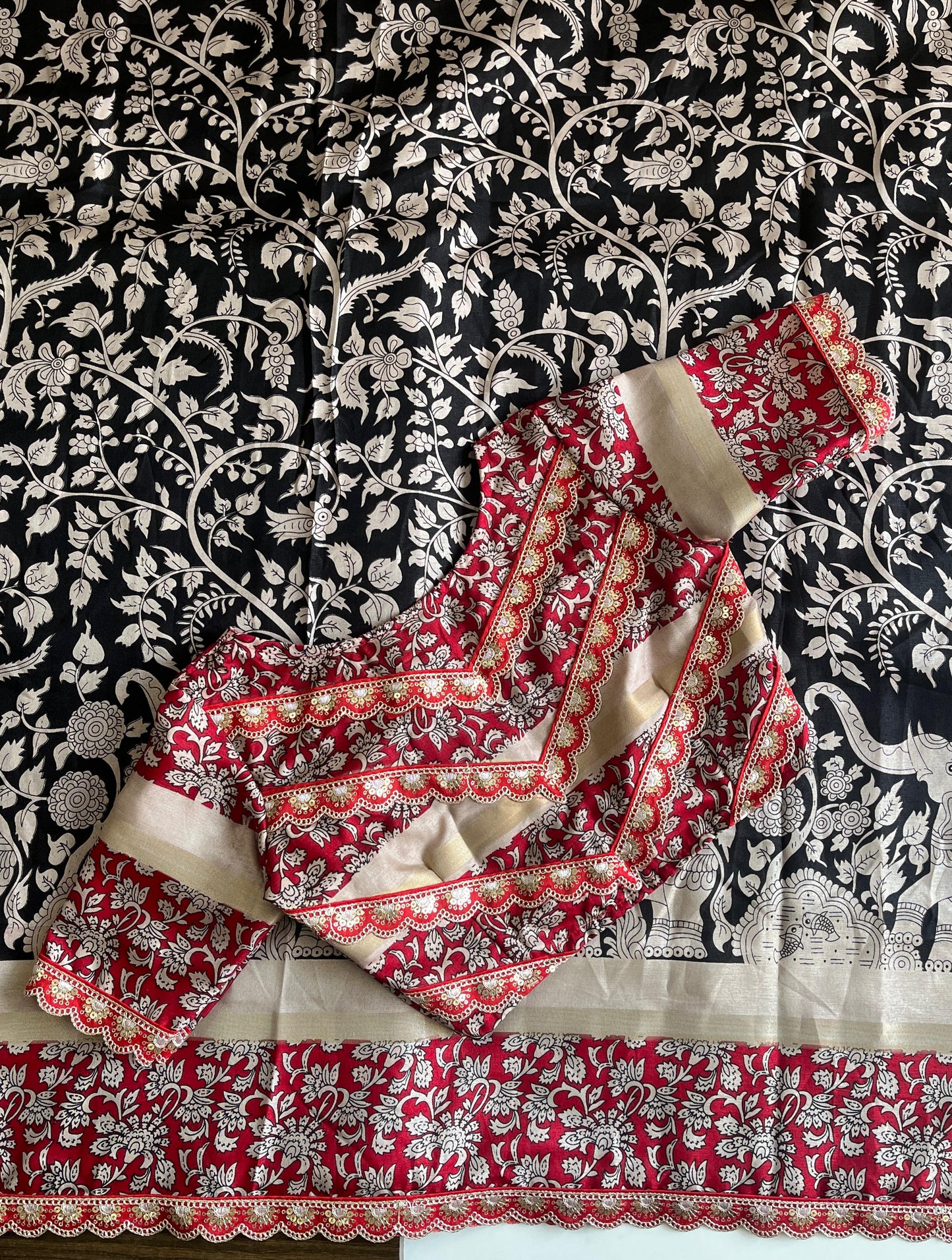 Mul mul Cotton Kalakmari saree stitched blouse