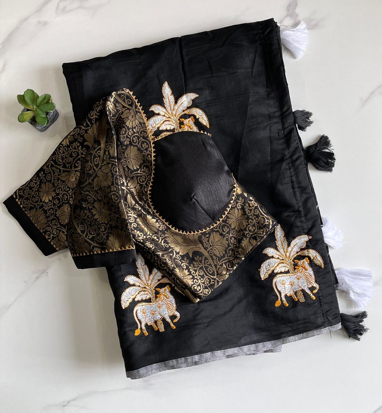 Chanderi Thread zari with desginer stitched blouse