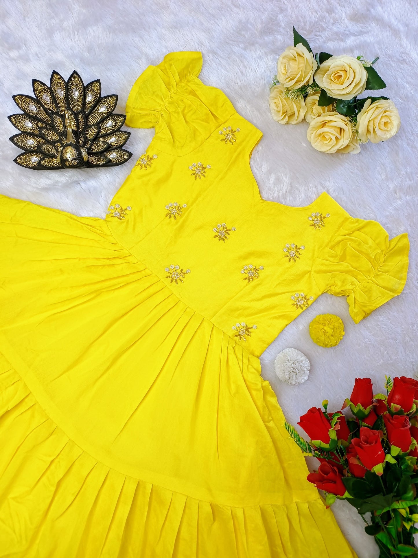 Soft cotton gowns hand pearl