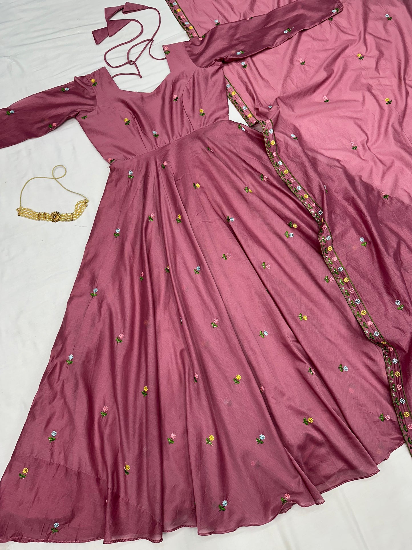 Zipsy Cafe /party Gowns For all Occasions