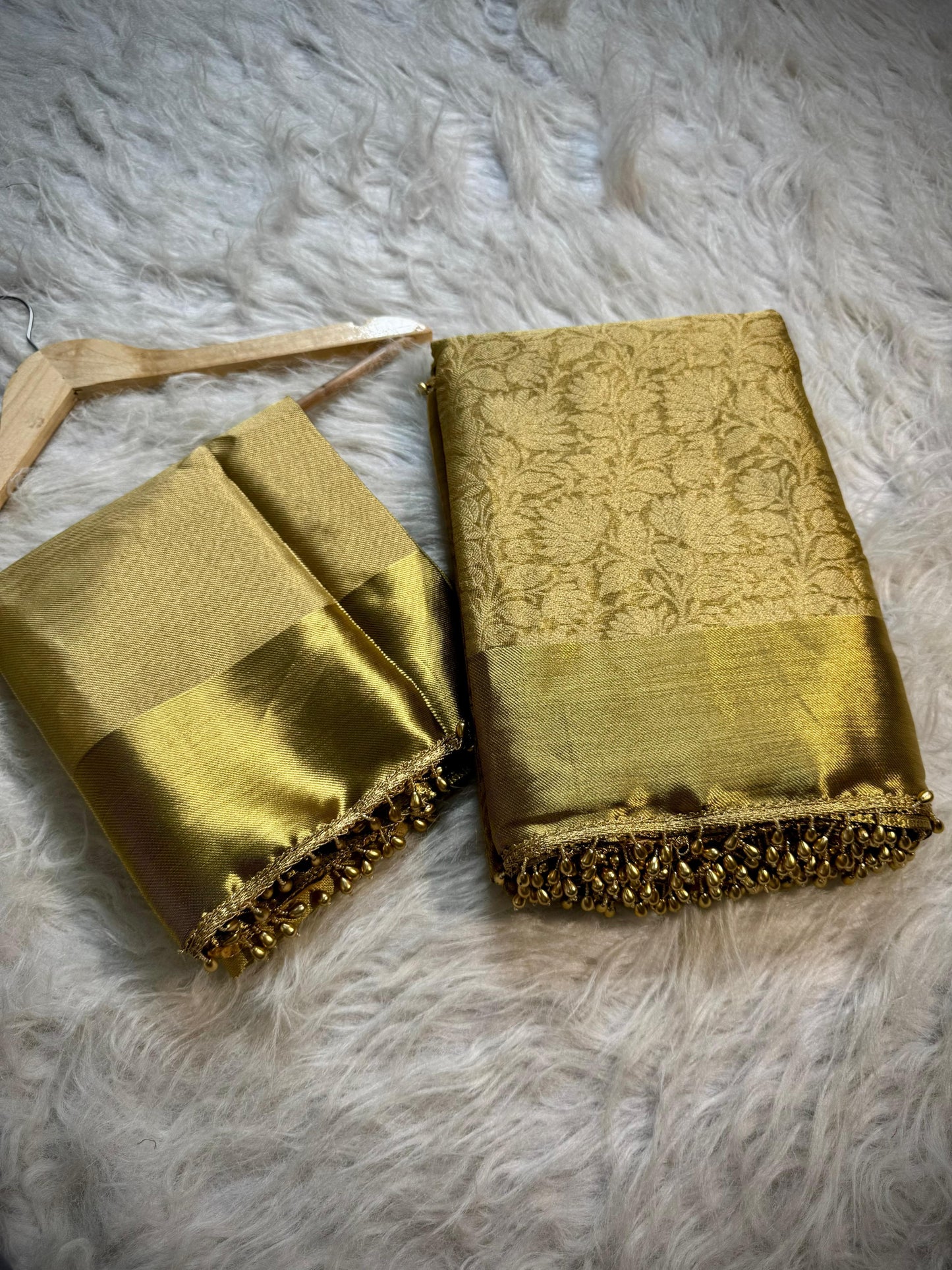 Festival Kanchipuram Banarasi Sarees with lace for Sravanamasam
