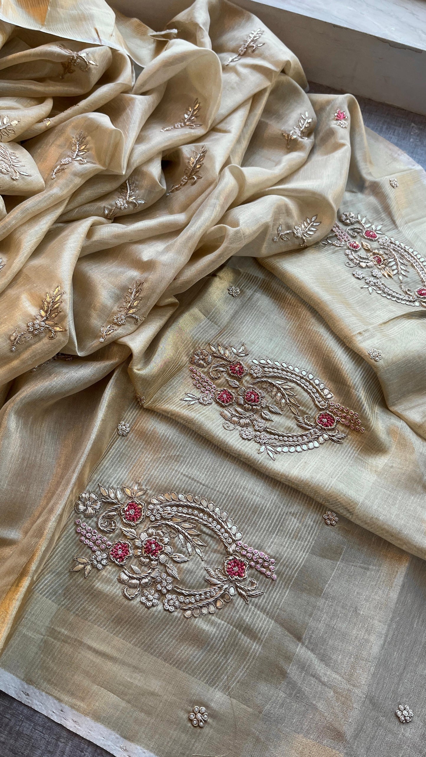 Tissue linen luxe classy saree