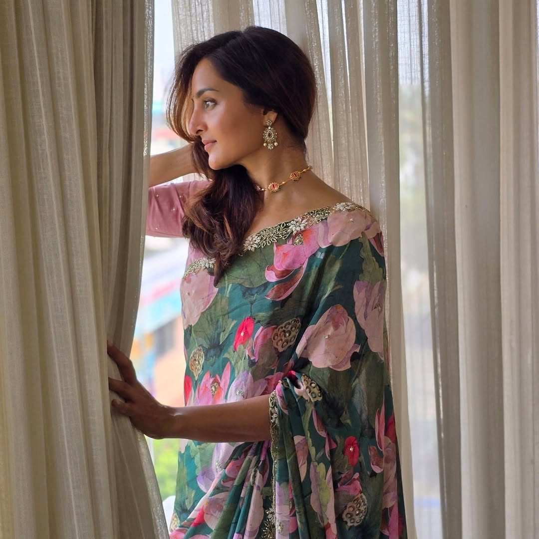 Pure Chinon Flower Khadi work saree with stitched blouse
