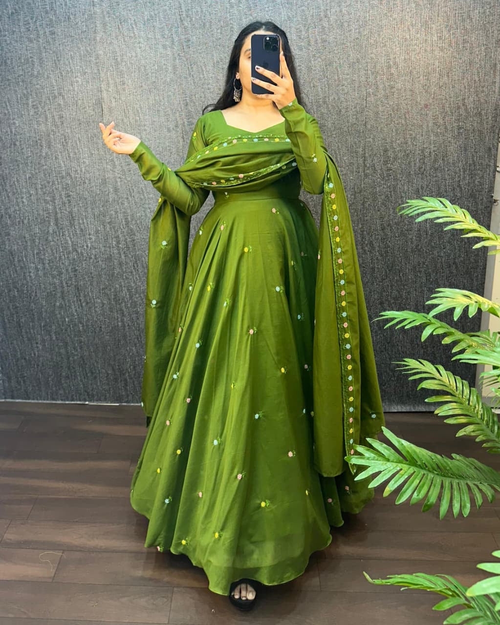 Zipsy Cafe /party Gowns For all Occasions
