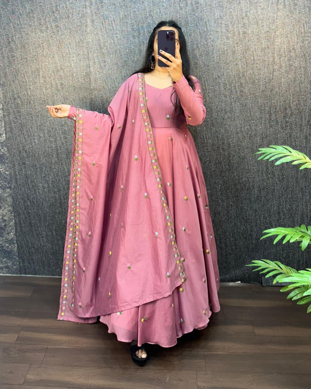 Zipsy Cafe /party Gowns For all Occasions