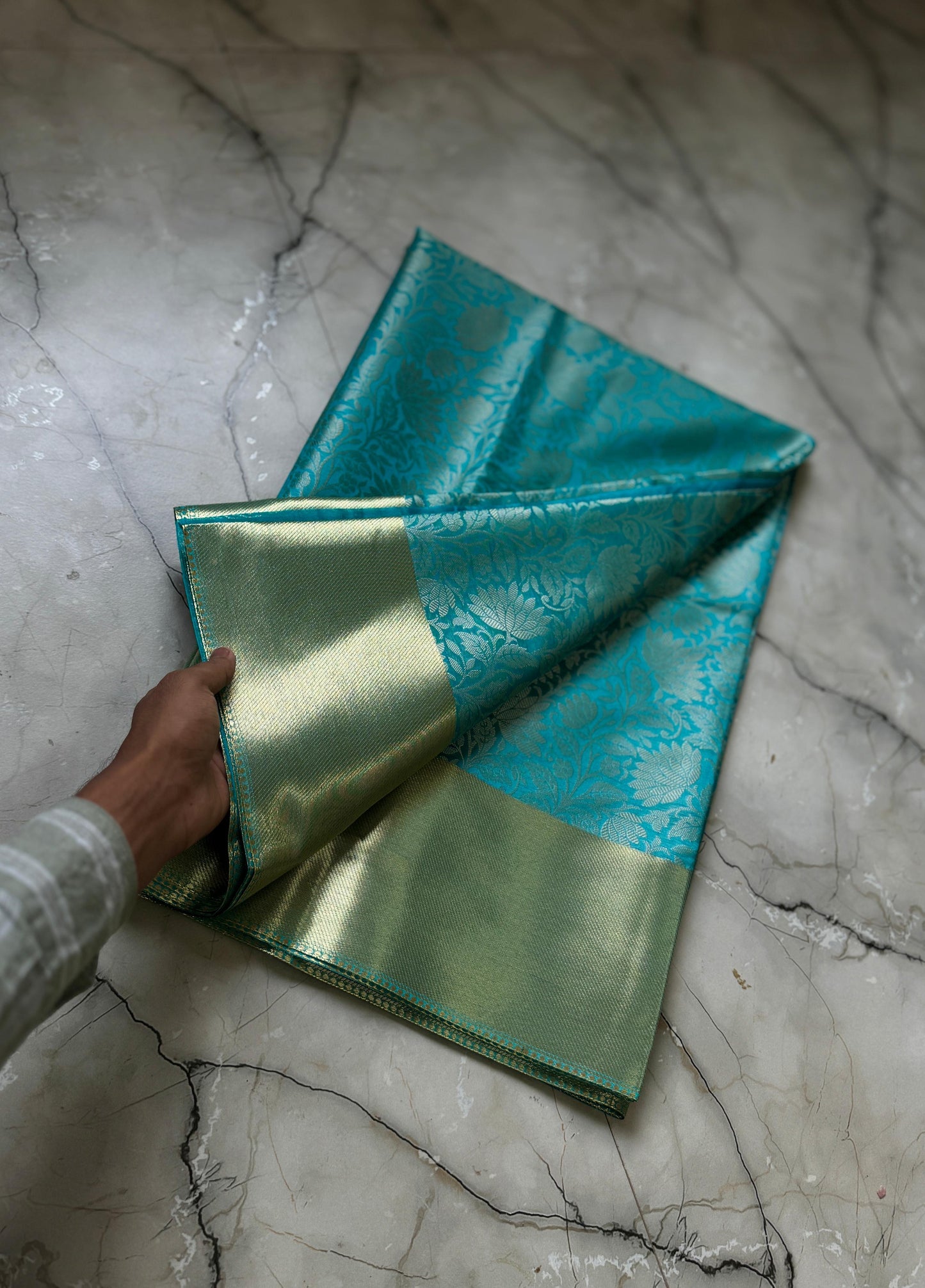Kachi tissues sarees on offer Budget
