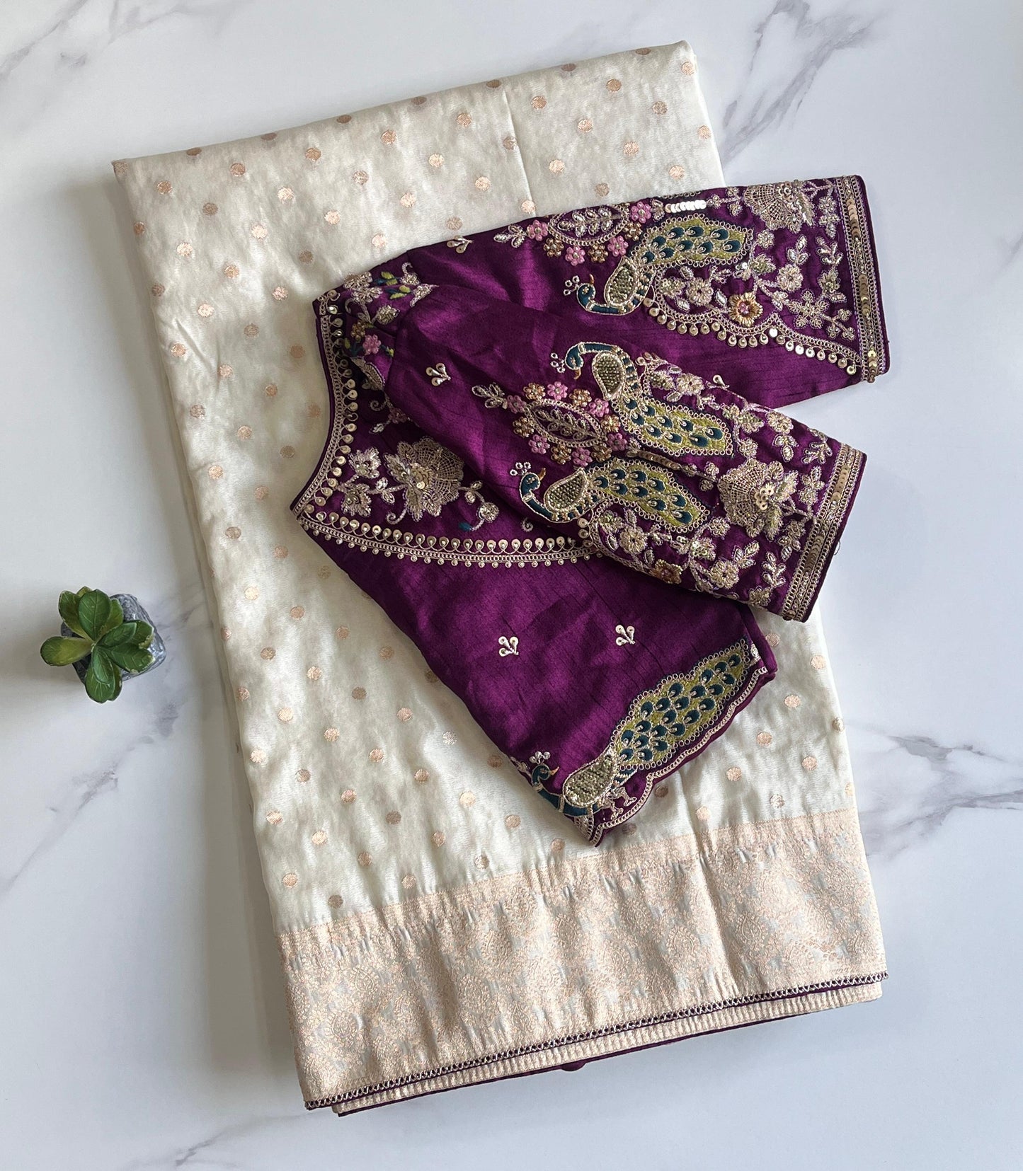 Exclusive Desgin Saree with Luxe stitched Blouse