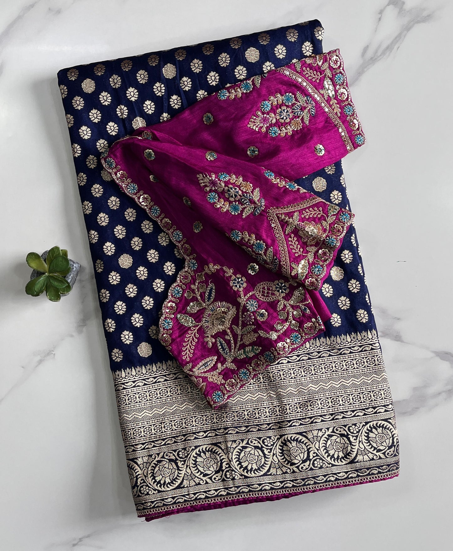 Exclusive Desgin Saree with Luxe stitched Blouse