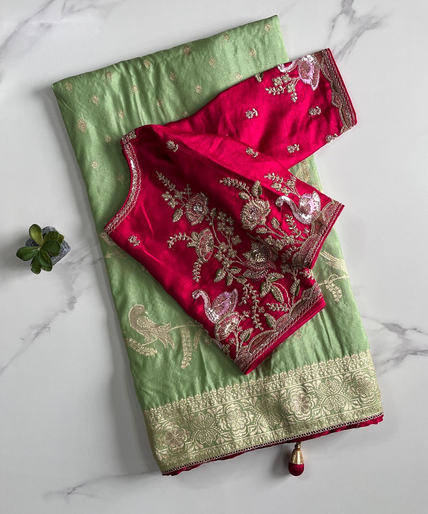 Exclusive Desgin Saree with Luxe stitched Blouse