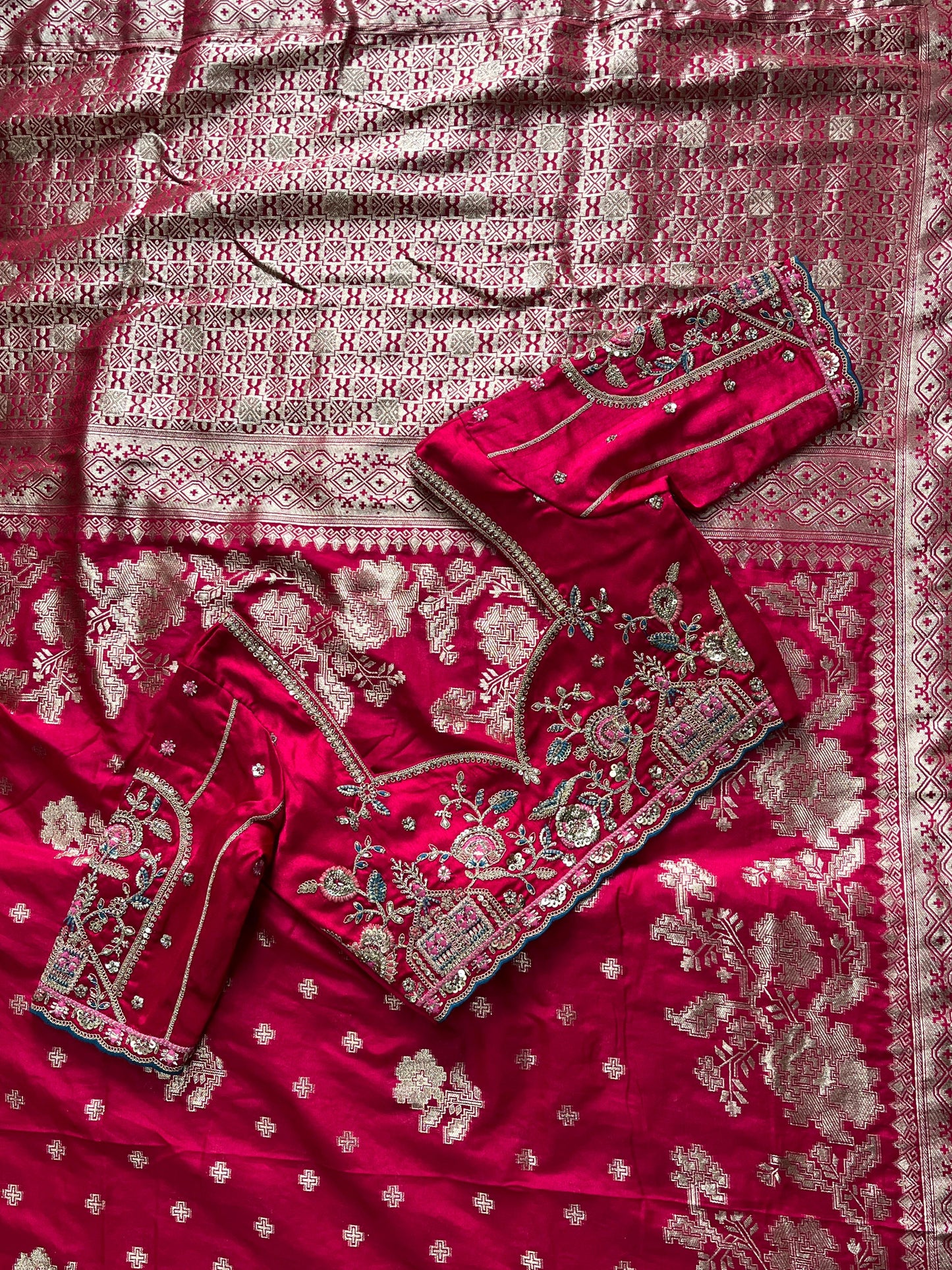 Exclusive Desgin Saree with Luxe stitched Blouse