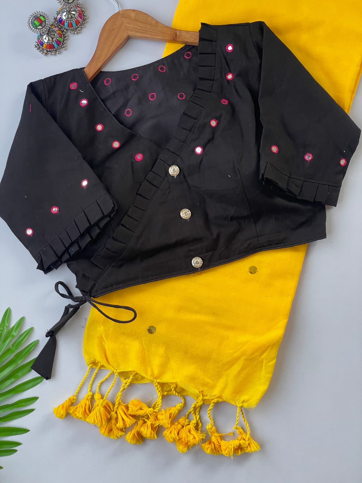 Khadi cotton with stitched Bollywood style
Blouse