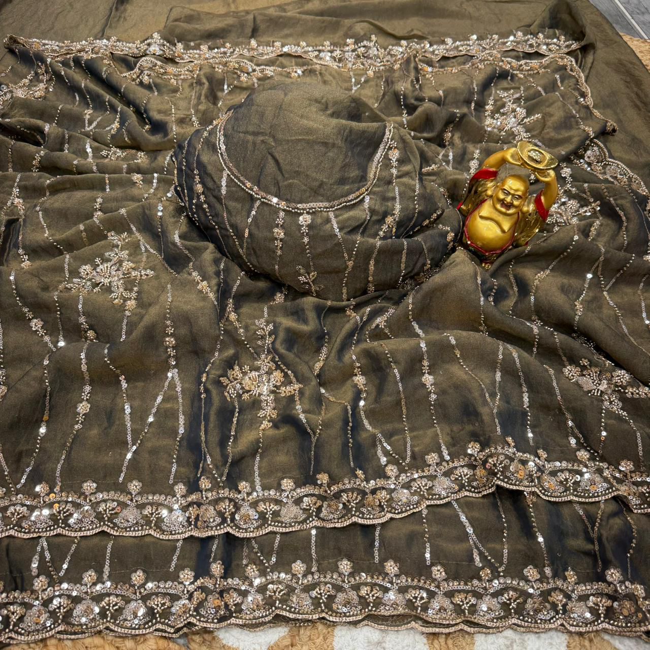 Grand Party cocktails luxe Saree