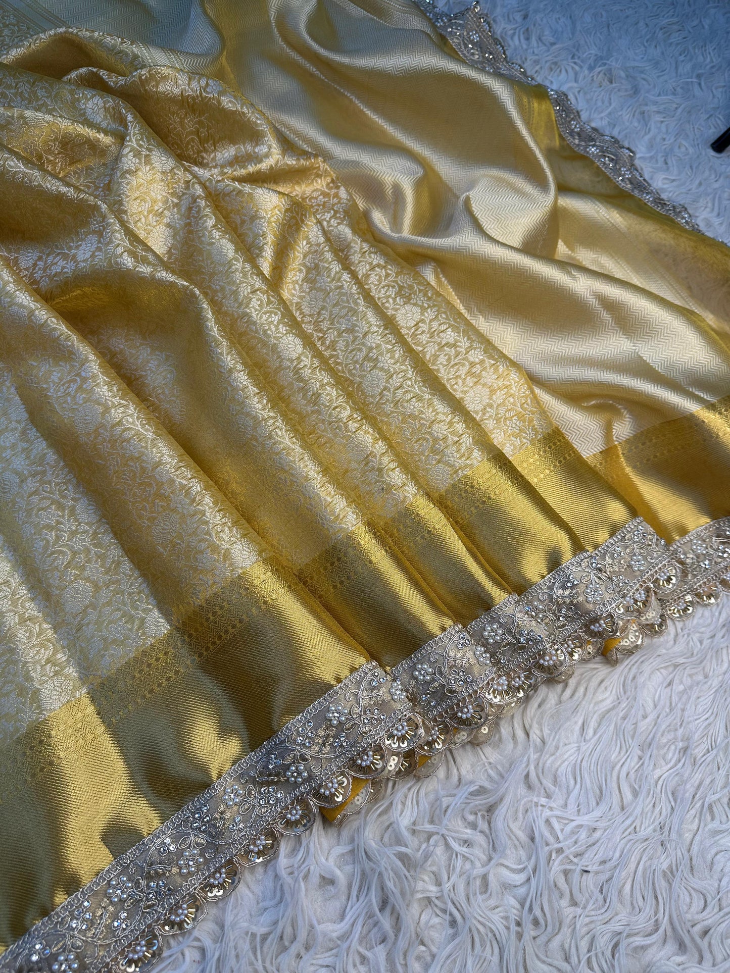 Gold Weaving Kanjivaram Classic sarees