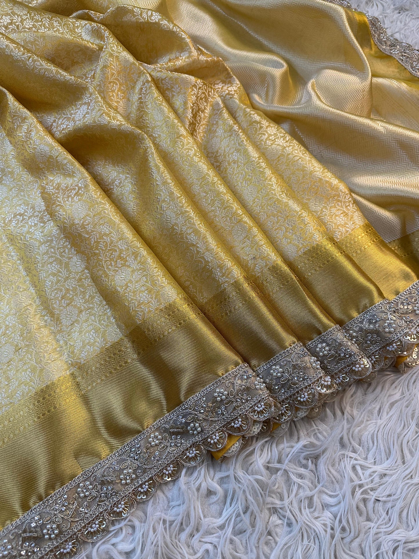 Gold Weaving Kanjivaram Classic sarees