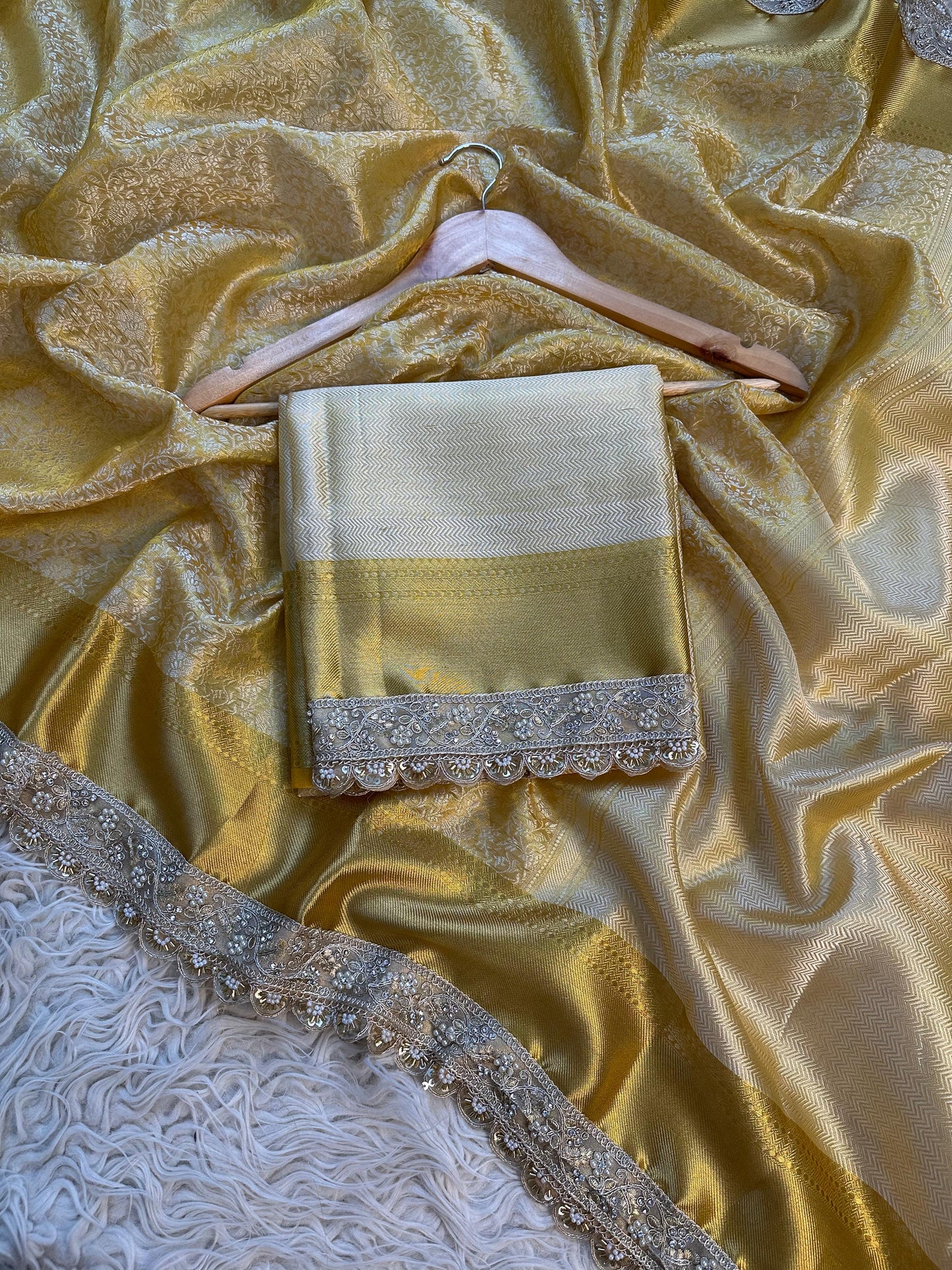 Gold Weaving Kanjivaram Classic sarees