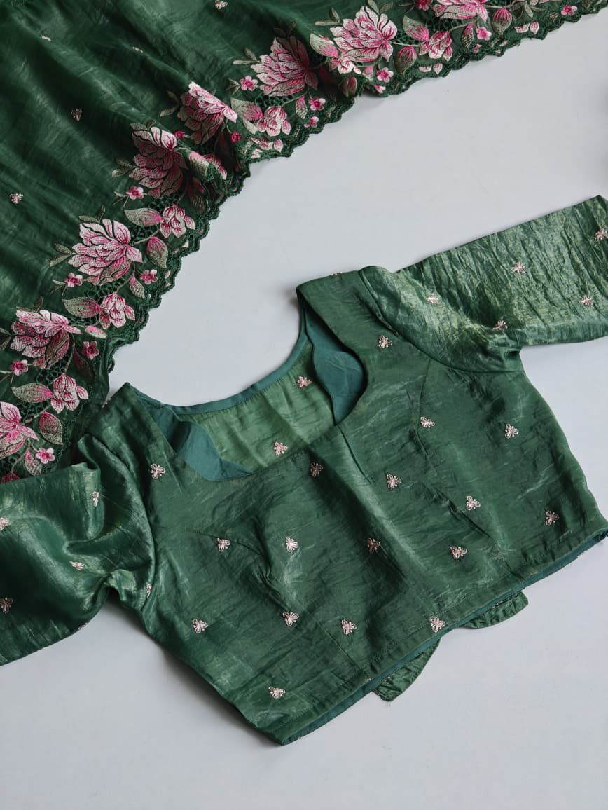 🌸 Where Luxury Meets Craftsmanship – Embroidered Crush Silk Beauty 🌸With Stitched Blouse ✨