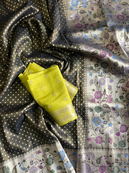 Classical Banarasi’s weaving Sarres