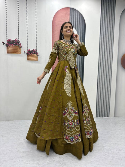 Big Boss, peacock  Degsiner Lehenga