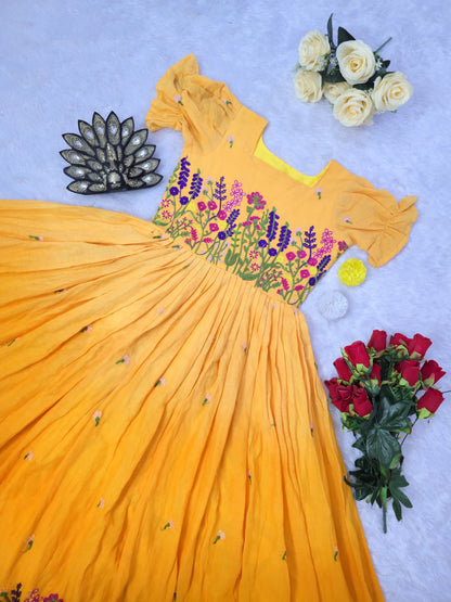 Cora cotton embroidered padding gowns