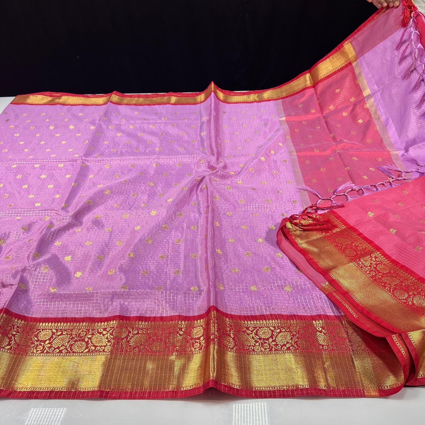 Classic Semi Vintage Saree Gadwal Checks