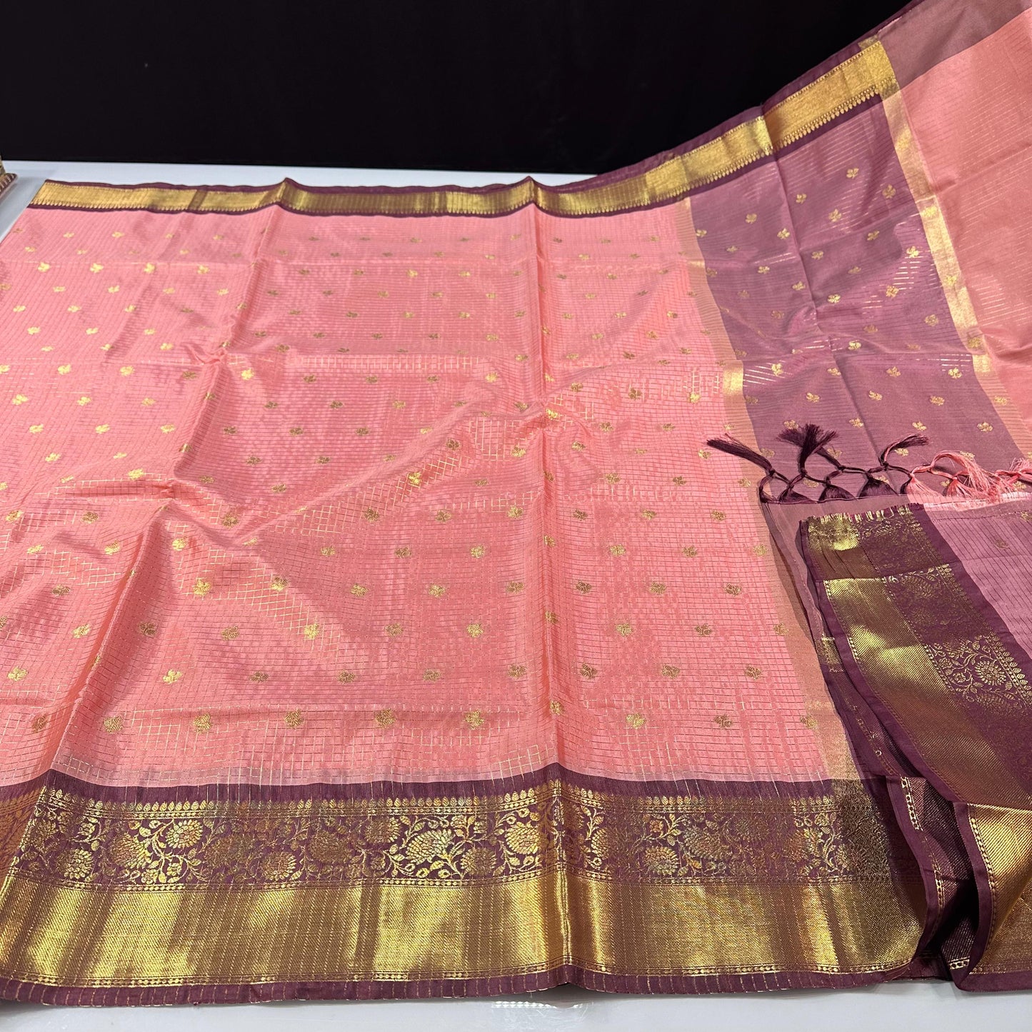 Classic Semi Vintage Saree Gadwal Checks